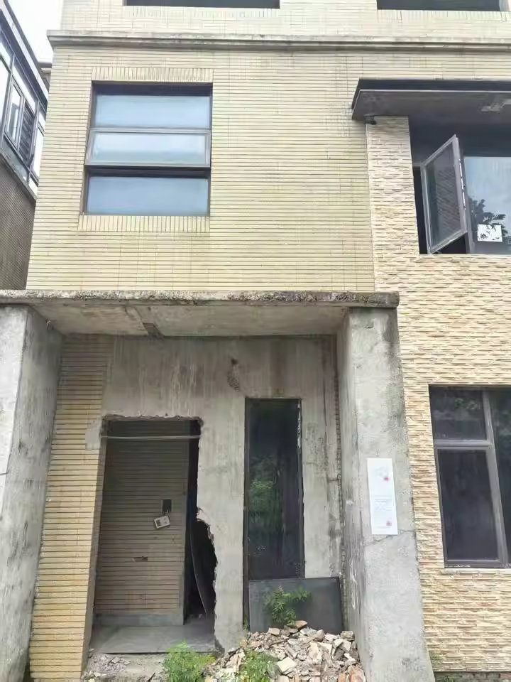 （7折別墅）保利麓谷林語(yǔ)G區(qū)法拍房G58棟103號(hào)房